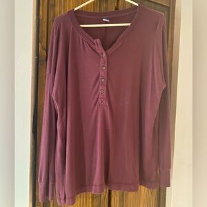 Soft, relaxed fit, long-sleeved tee